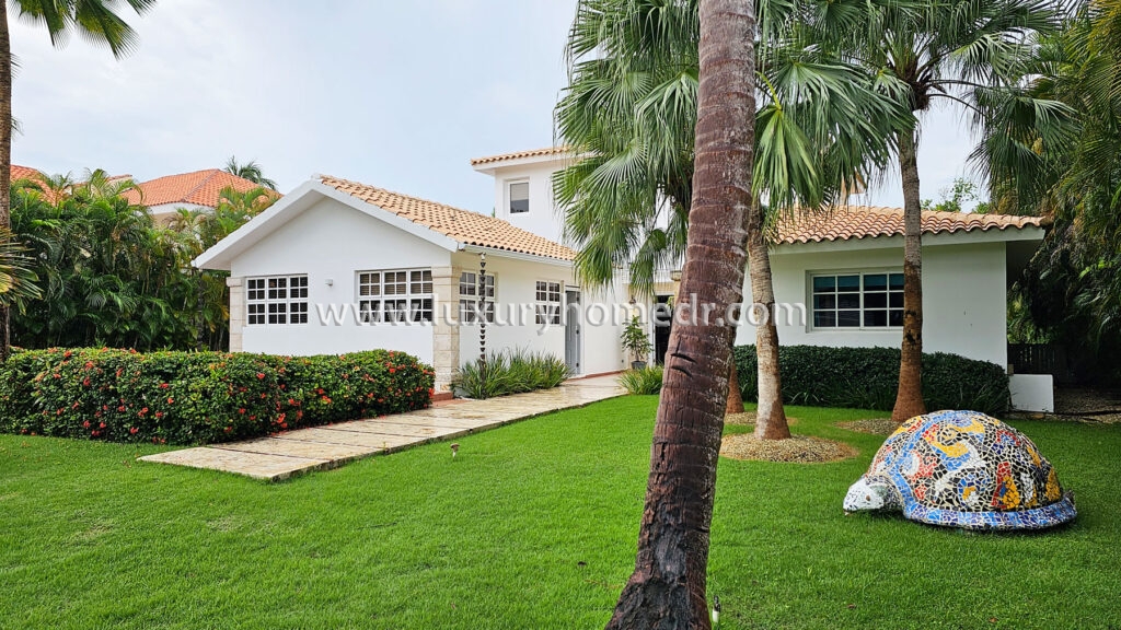 Clasical Villa 4BR For Sale in Punta Cana Resort Tortuga 4