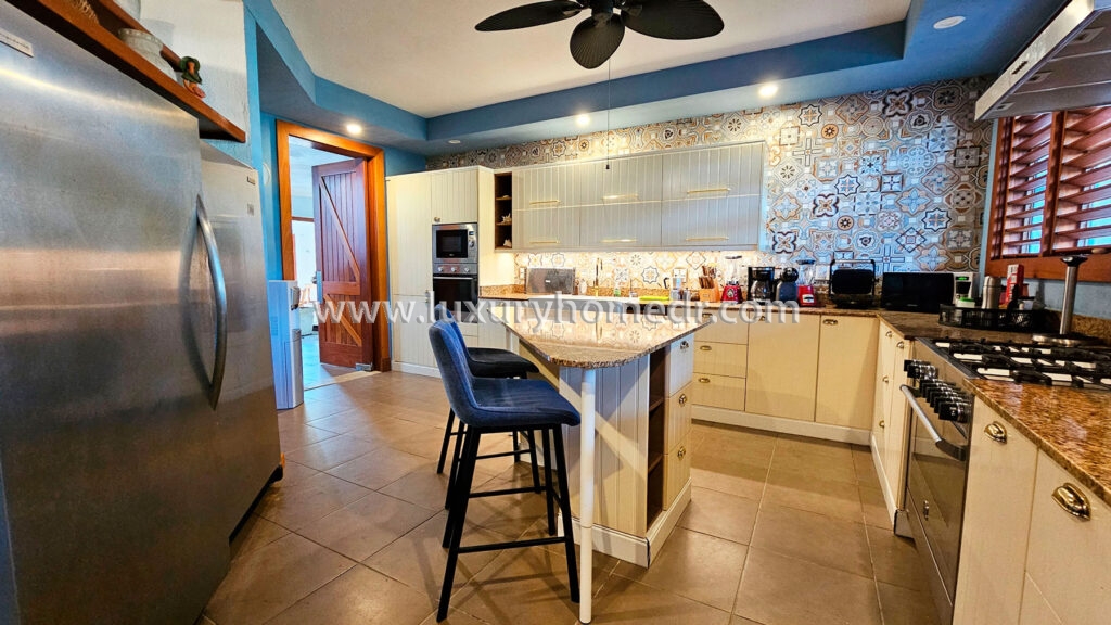 Lake and Golf Views Villa For Sale in Tortuga 12