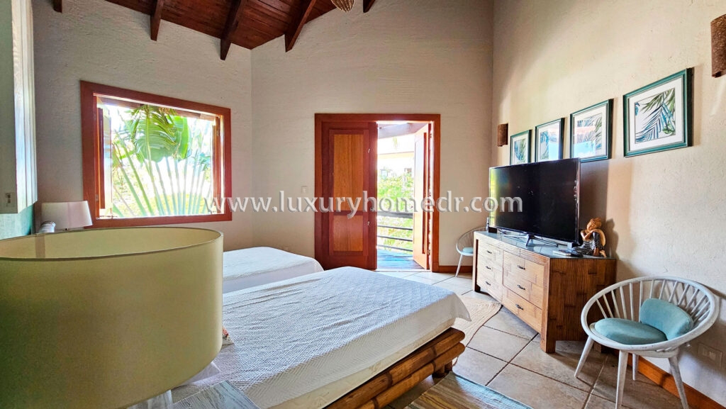 Lake and Golf Views Villa For Sale in Tortuga 23