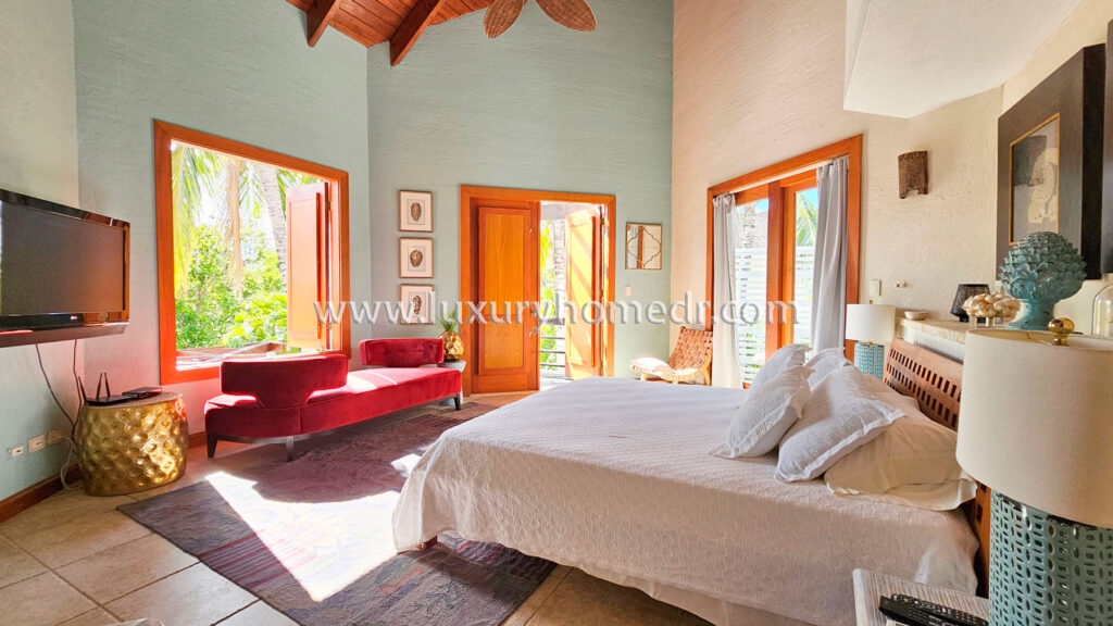 Lake and Golf Views Villa For Sale in Tortuga 26