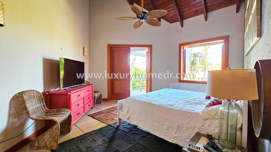 Lake and Golf Views Villa For Sale in Tortuga 35