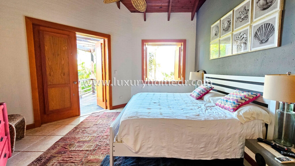 Lake and Golf Views Villa For Sale in Tortuga 36