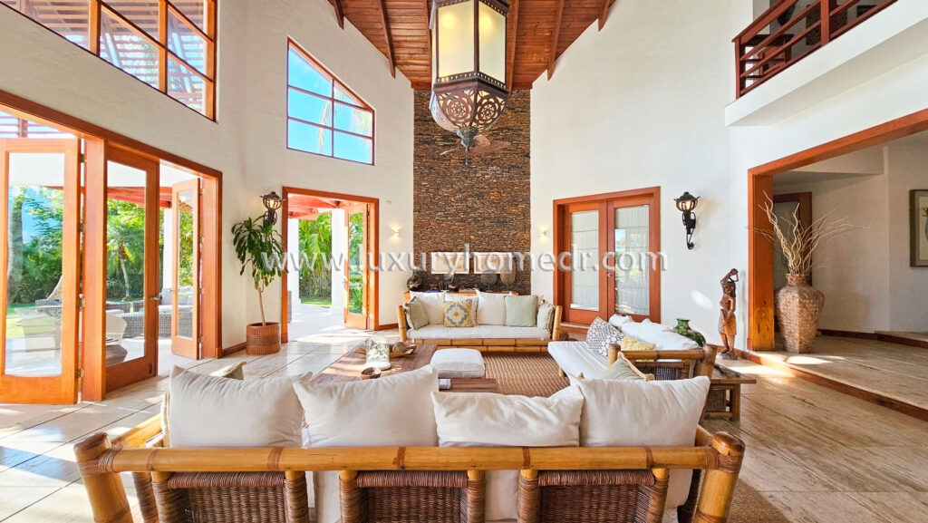 Lake and Golf Views Villa For Sale in Tortuga 42