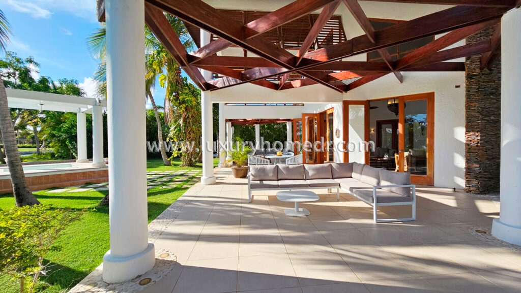 Lake and Golf Views Villa For Sale in Tortuga 44