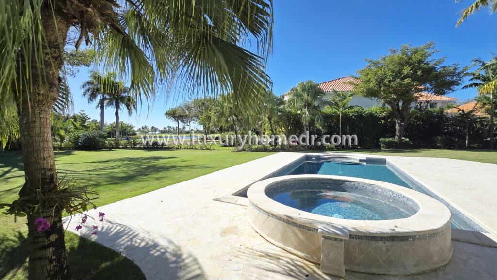 Golf View Villa 4 BR For Sale in Punta Cana Resort 18