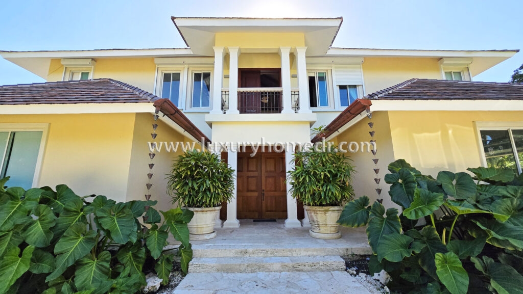 Golf View Villa 4 BR For Sale in Punta Cana Resort 24