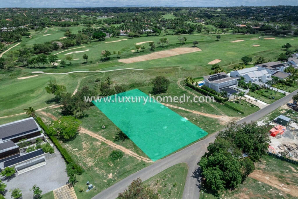 Plot of Land For Sale in El Valle Casa de Campo 11