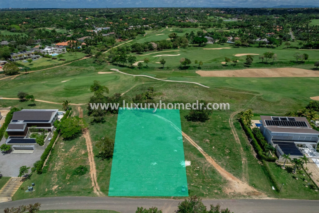 Plot of Land For Sale in El Valle Casa de Campo 4