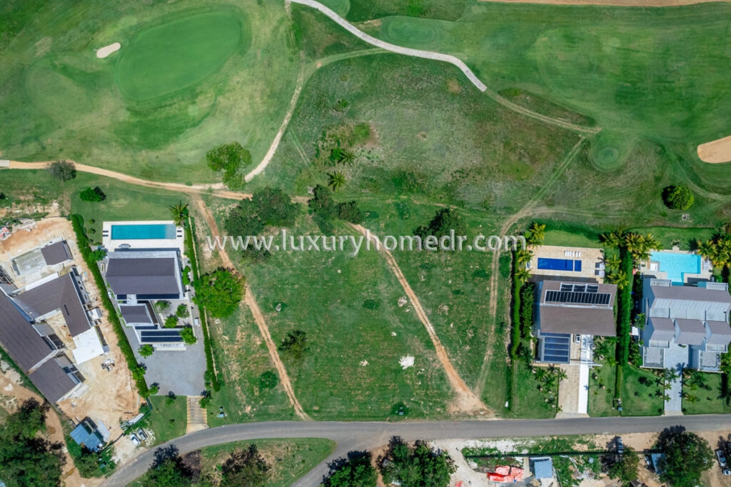 Plot of Land For Sale in El Valle Casa de Campo 6