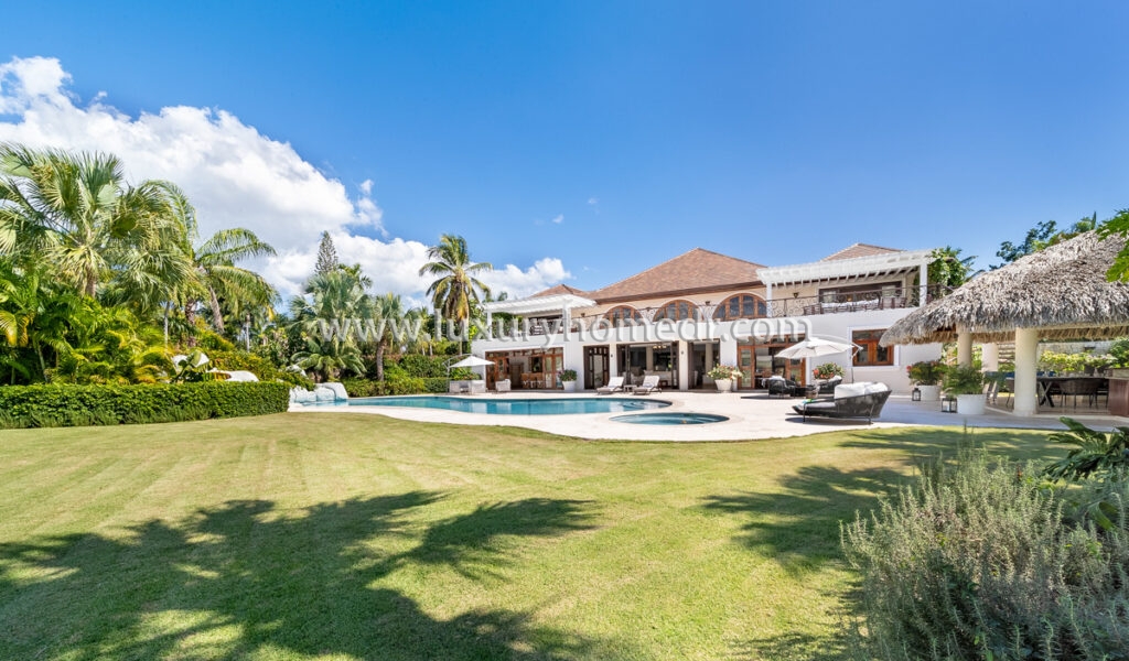 Mansion 7BR For Sale in Casa de Campo 1