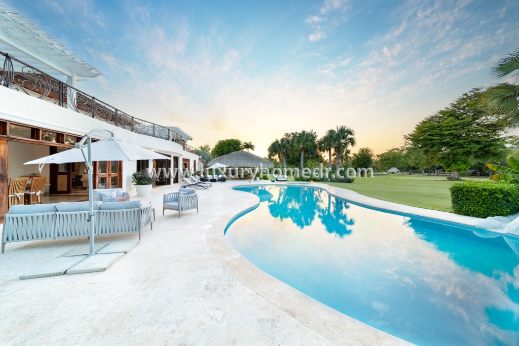 Mansion 7BR For Sale in Casa de Campo 2