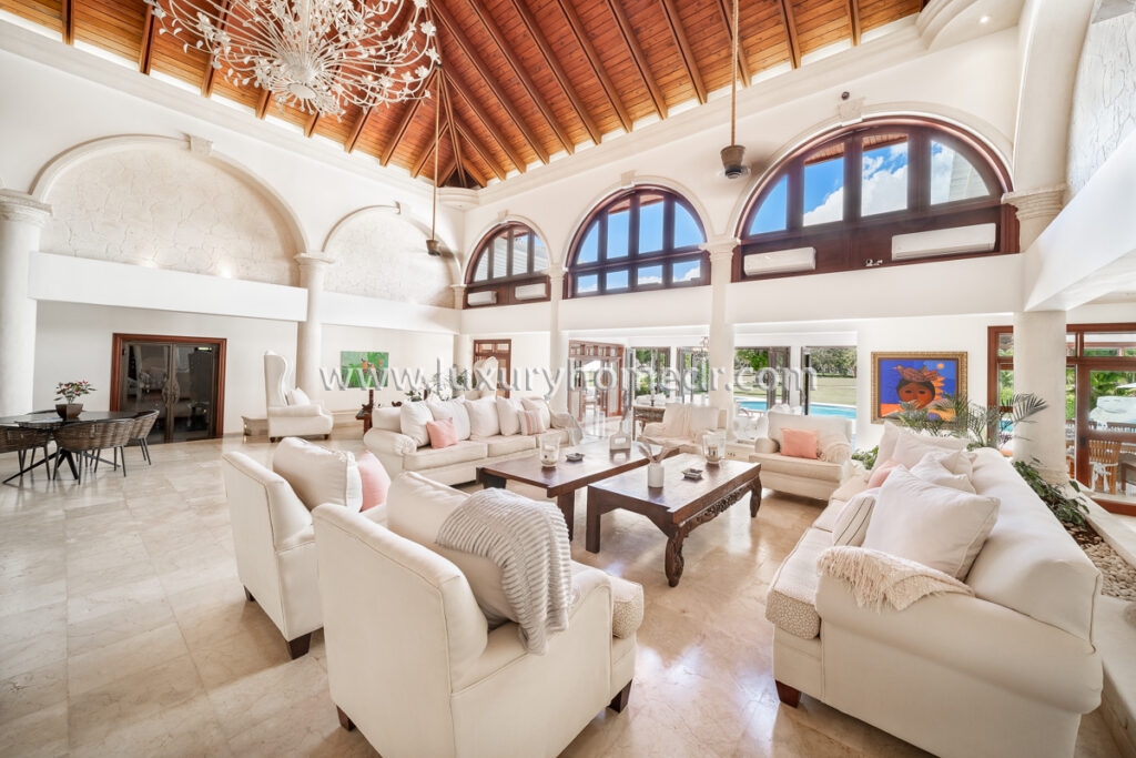 Mansion 7BR For Sale in Casa de Campo 6