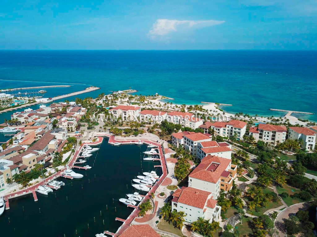 Condo with La Marina View in Aquamarina Cap Cana 20