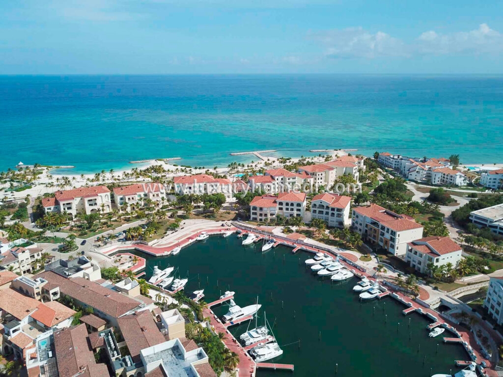 Condo with La Marina View in Aquamarina Cap Cana 21