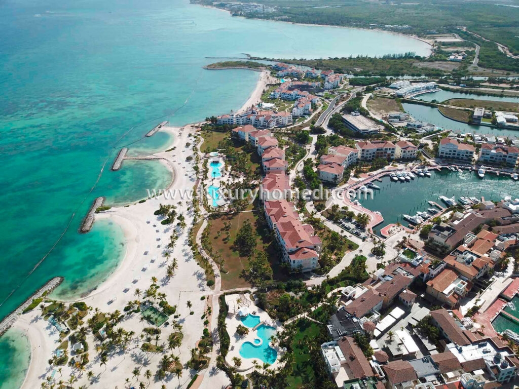 Condo with La Marina View in Aquamarina Cap Cana 24