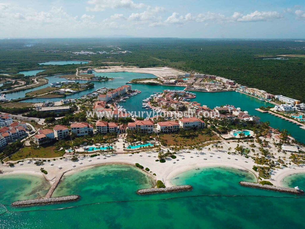 Condo with La Marina View in Aquamarina Cap Cana 28