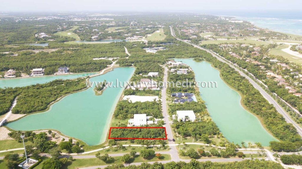 Land in Los Lagos Punta Cana Resort 4