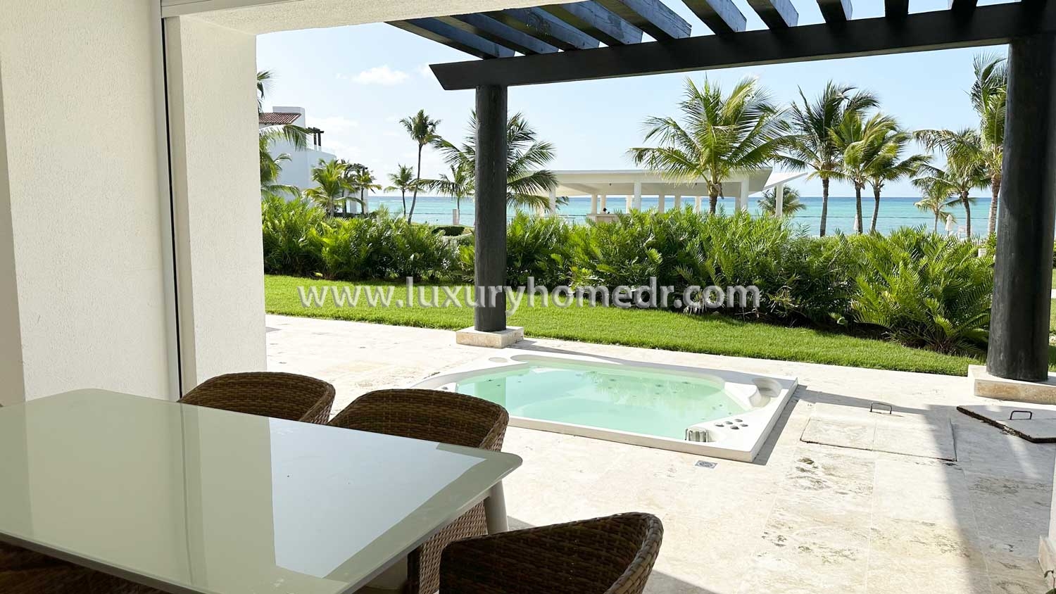 For Sale Oceanfront Condo 1BR in Punta Palmera, Cap Cana