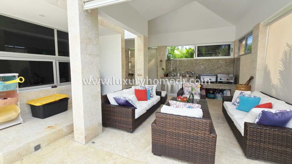 Four bedroom villa for sale in Puntacana Village 15