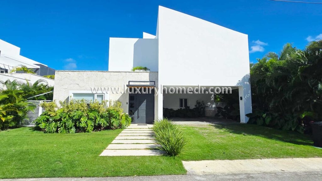 3BR Villa For Sale in Punta Cana Village 1