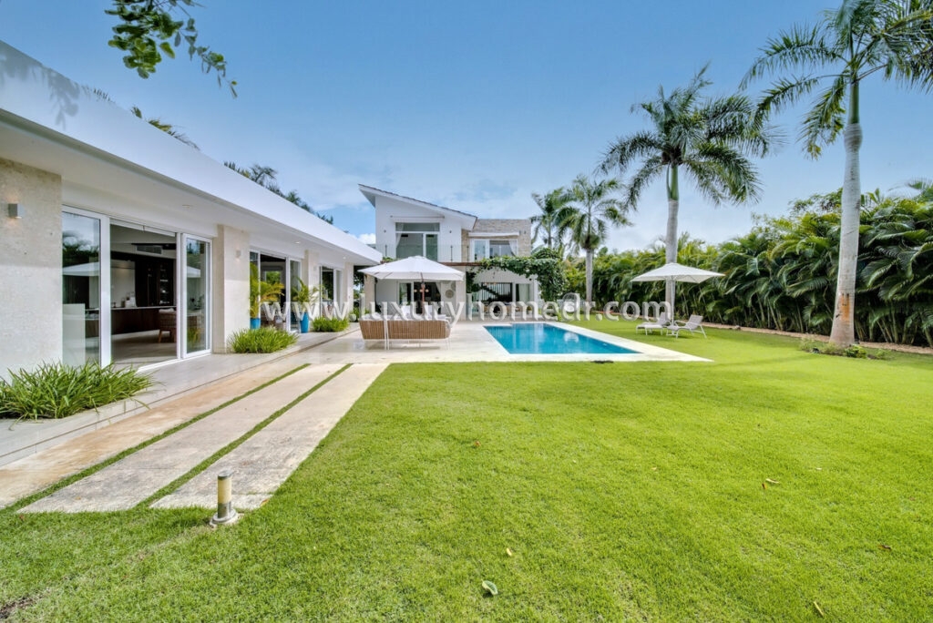 Luxury Villa in Las Palmas Cap Cana For Sale 17