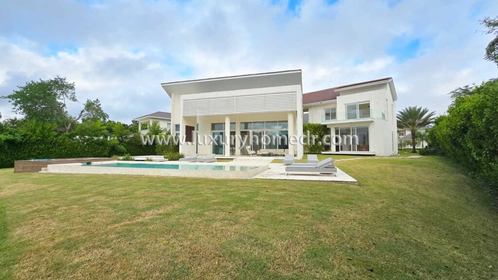 Modern Villa 5BR For Sale in Hacienda Punta Cana Resort 47