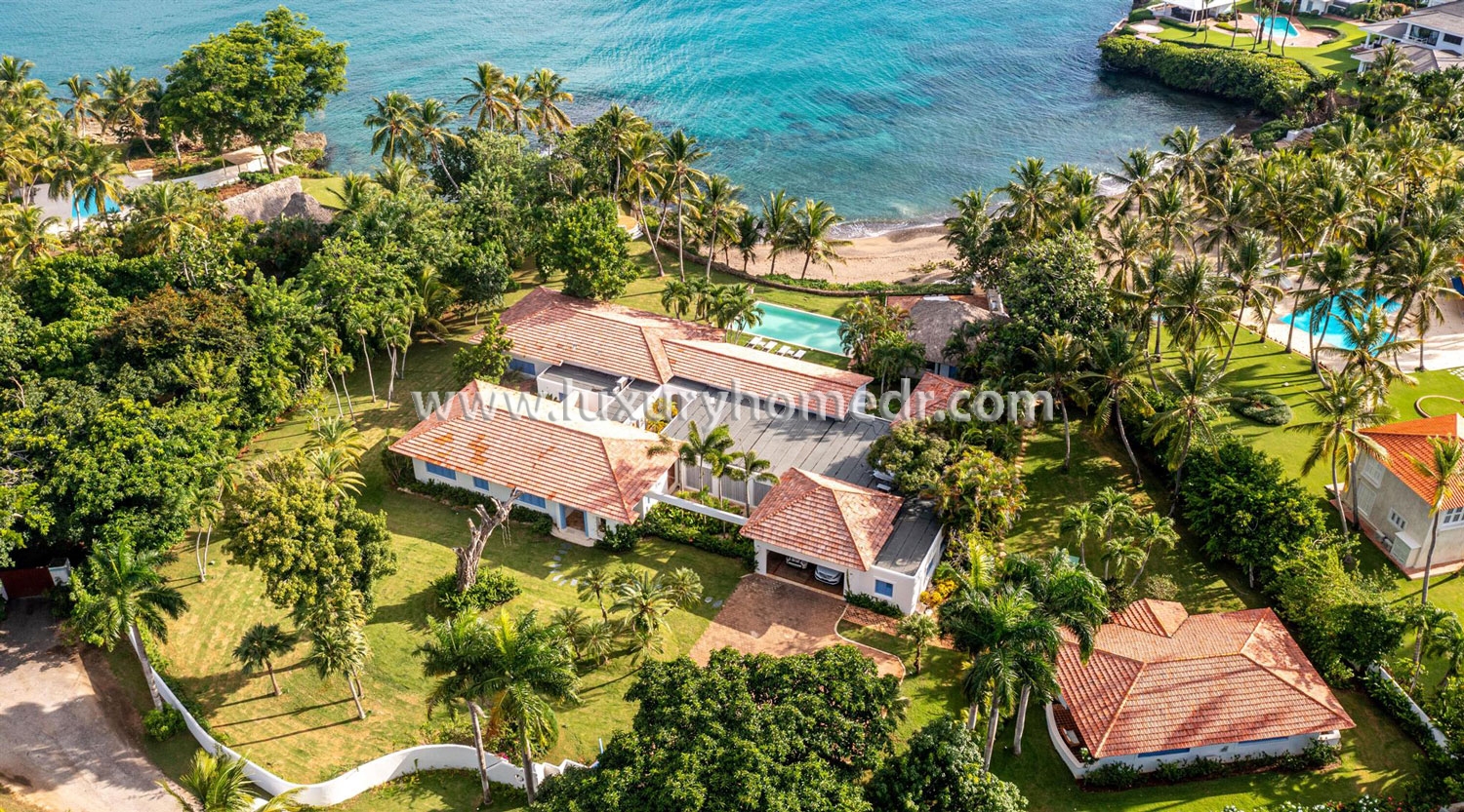 Exquisite 5-Bedroom Tropical Villa in Casa de Campo with Private Beach & Ocean Views