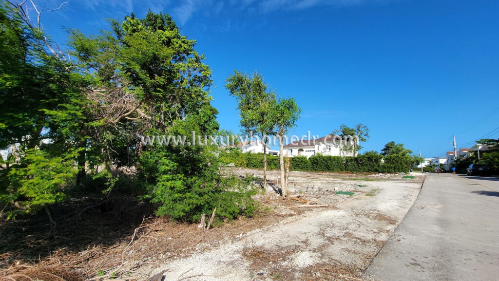 Eclusive Lot in Punta Cana Village 4