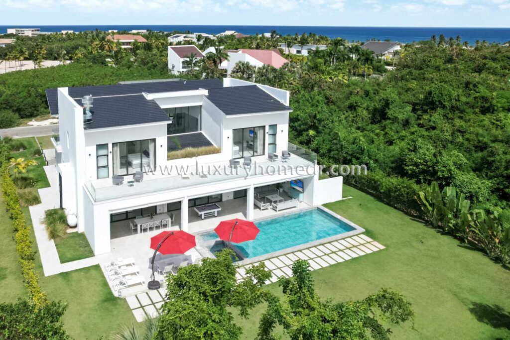 Villa 5BR in Las Palmitas Cap Cana 1
