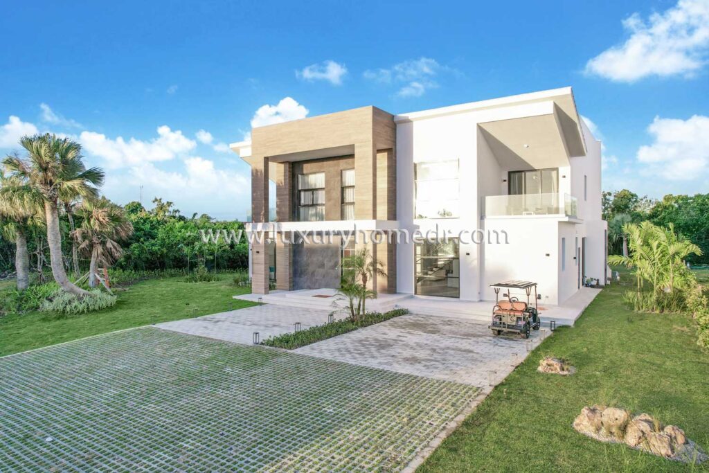 Villa 5BR in Las Palmitas Cap Cana 27