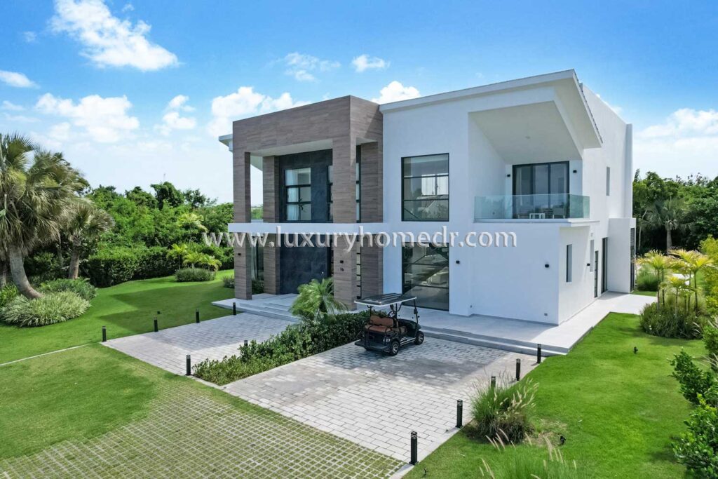 Villa 5BR in Las Palmitas Cap Cana 3