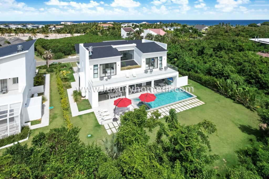 Villa 5BR in Las Palmitas Cap Cana 4