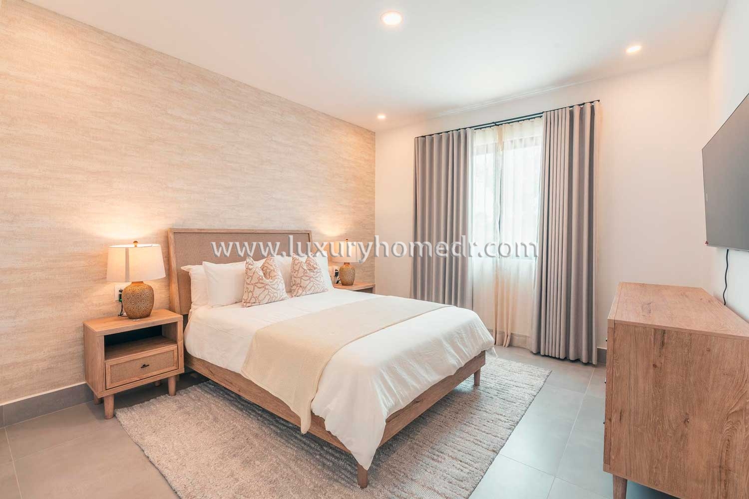 Luxurious Villa with Pool and Jacuzzi for Sale in Punta Cana Village