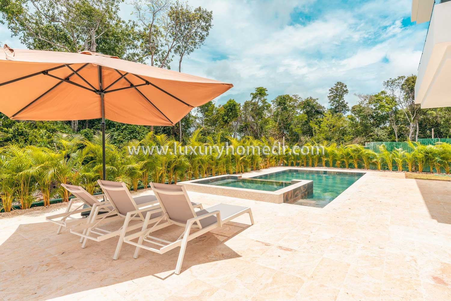 Luxurious Villa with Pool and Jacuzzi for Sale in Punta Cana Village