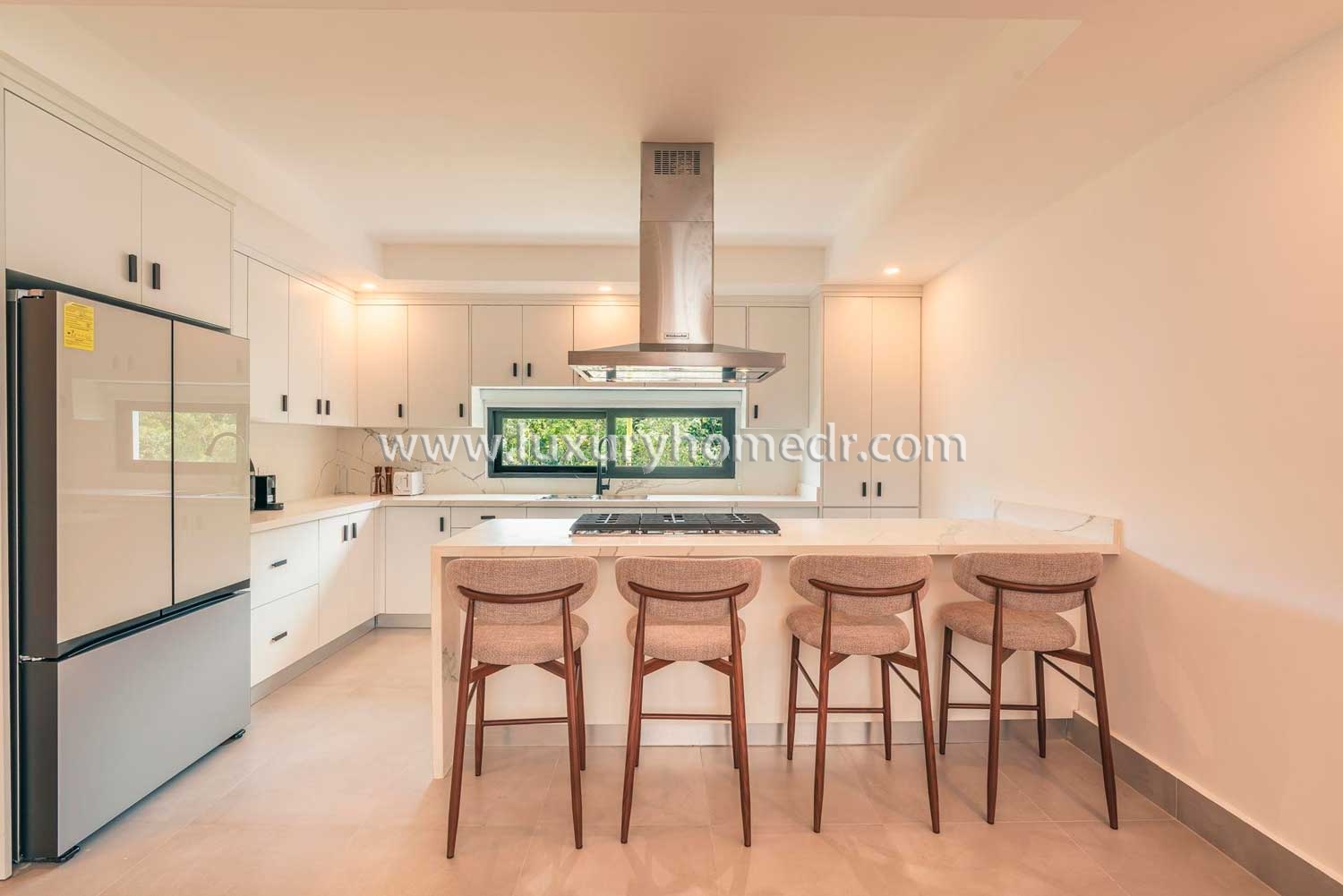 Luxurious Villa with Pool and Jacuzzi for Sale in Punta Cana Village