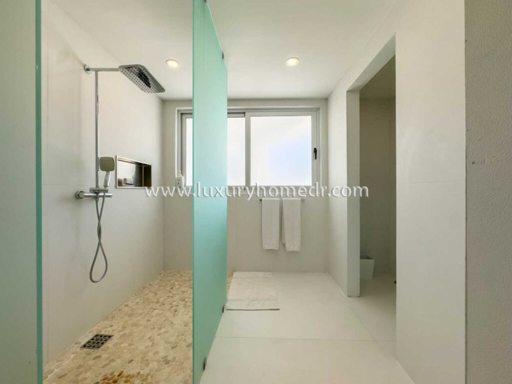 6BR Villa Golf View in Casa de Campo For Sale 20