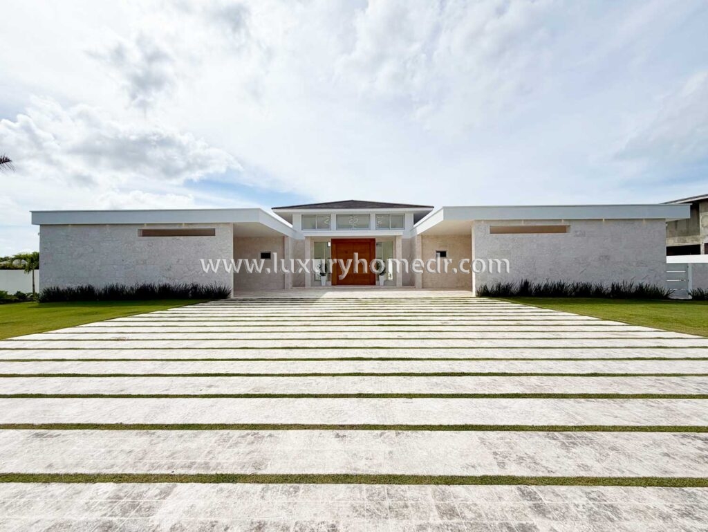 Casa de Cam[p La Romana Villa For Sale Vereda 6