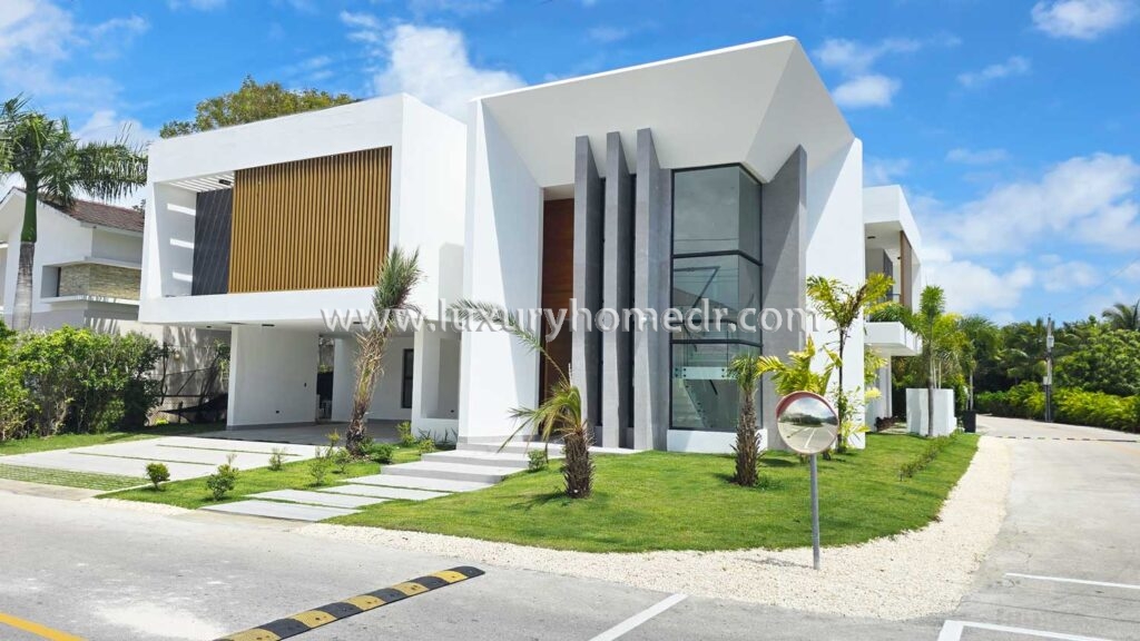 Elegant 4BR Villa Brand New in Punta Cana Viollage 1