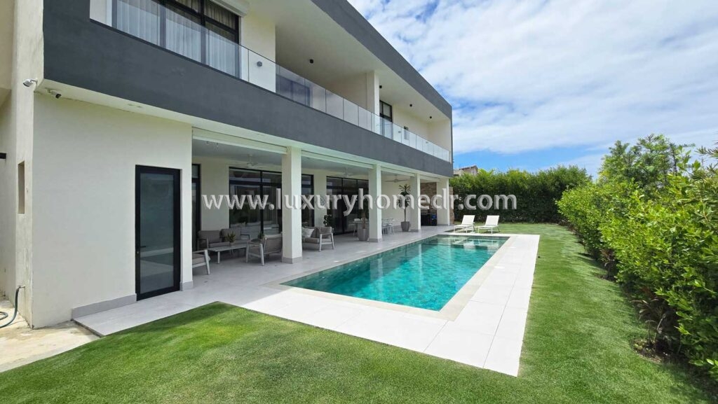 Modern villa in Las Iguanas Cap Cana 16