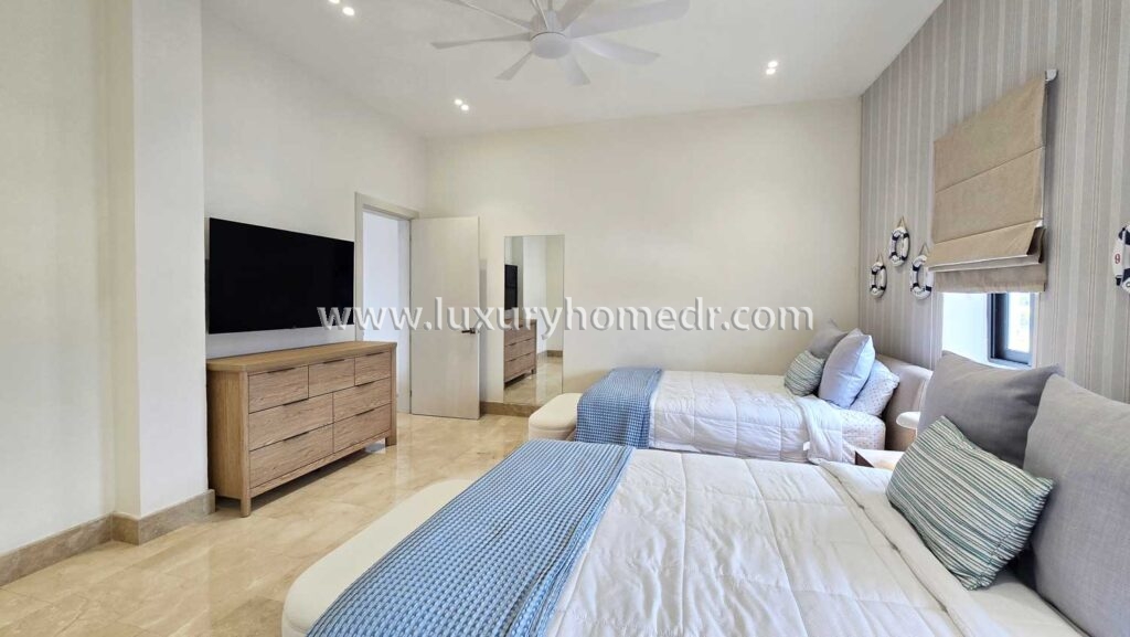 Modern villa in Las Iguanas Cap Cana 35