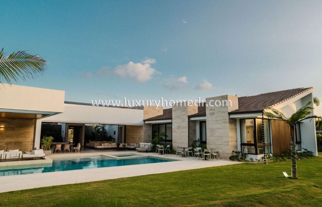6BR Villa For Sale in Casa de Campo 22