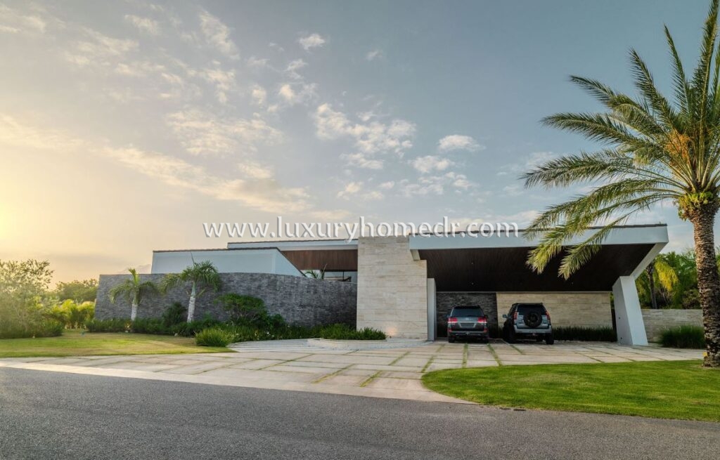 6BR Villa For Sale in Casa de Campo 3