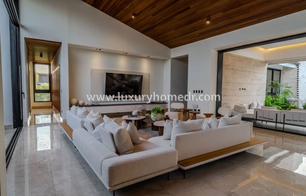 6BR Villa For Sale in Casa de Campo 4