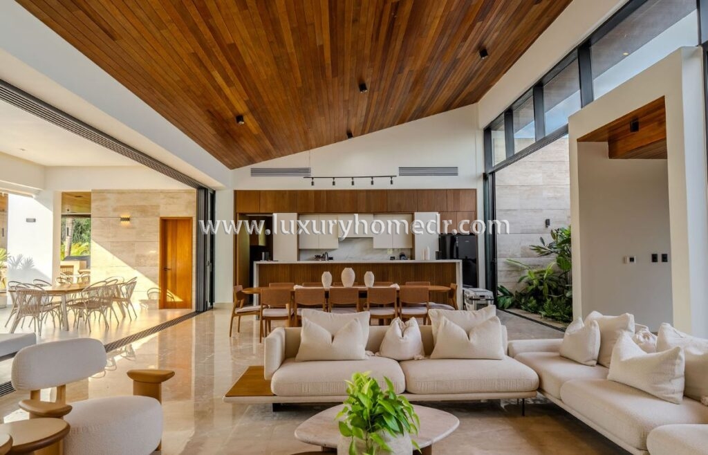 6BR Villa For Sale in Casa de Campo 6