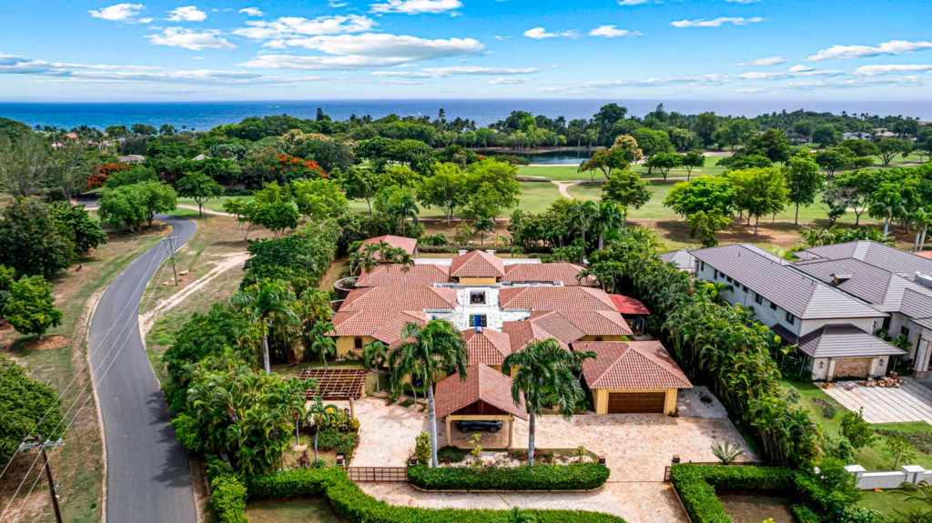 Aerial view of the corner lot in Punta Aguila